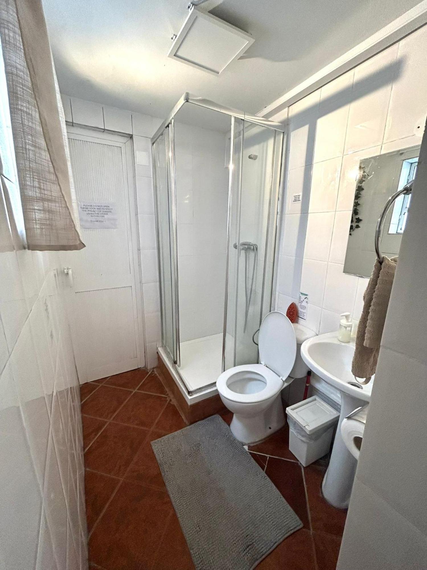 Shared Apartment With Bright Private Patio In Lisboa ภายนอก รูปภาพ