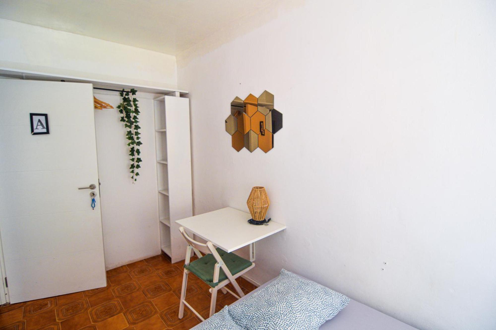 Shared Apartment With Bright Private Patio In Lisboa ภายนอก รูปภาพ