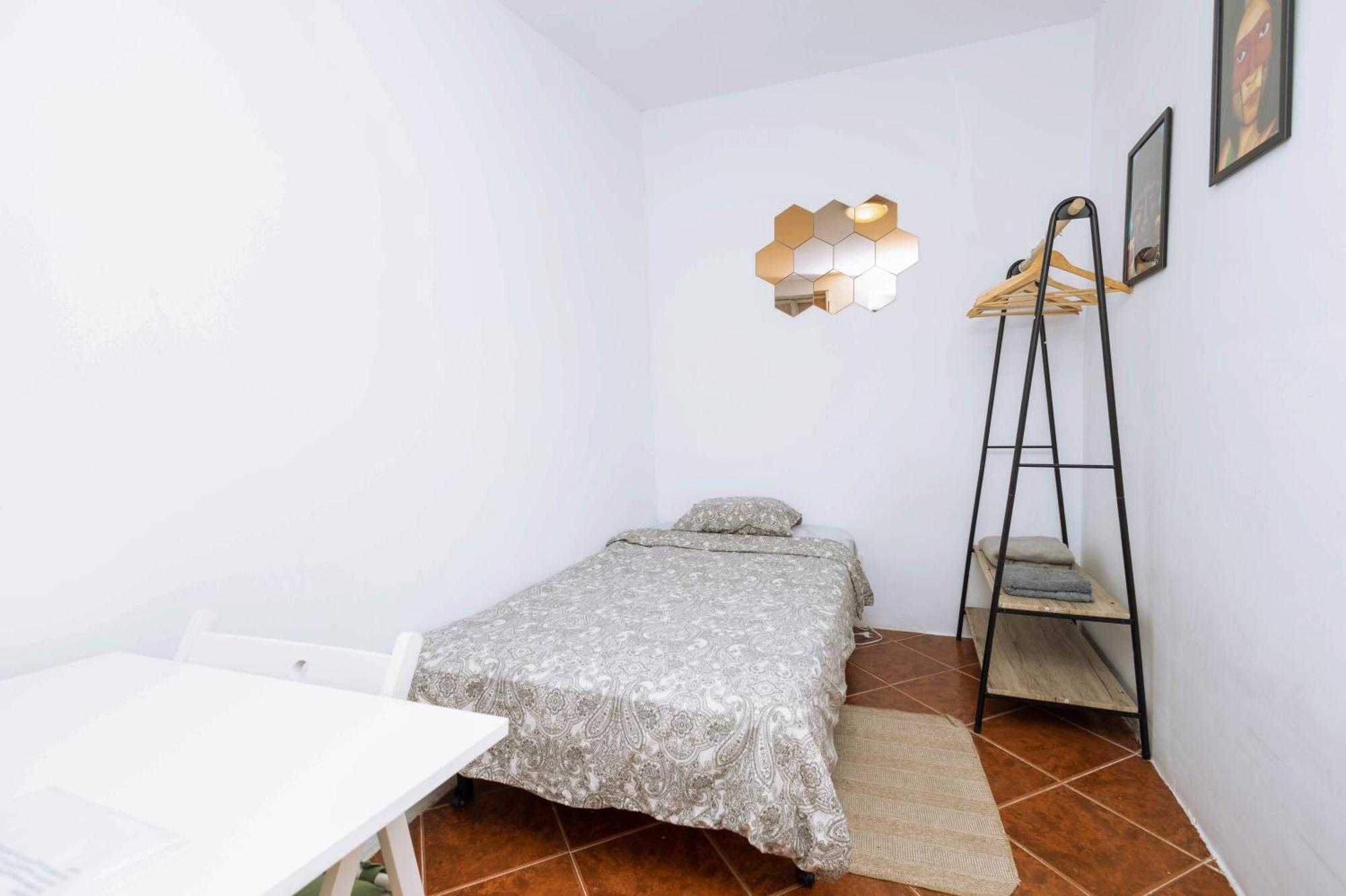 Shared Apartment With Bright Private Patio In Lisboa ภายนอก รูปภาพ